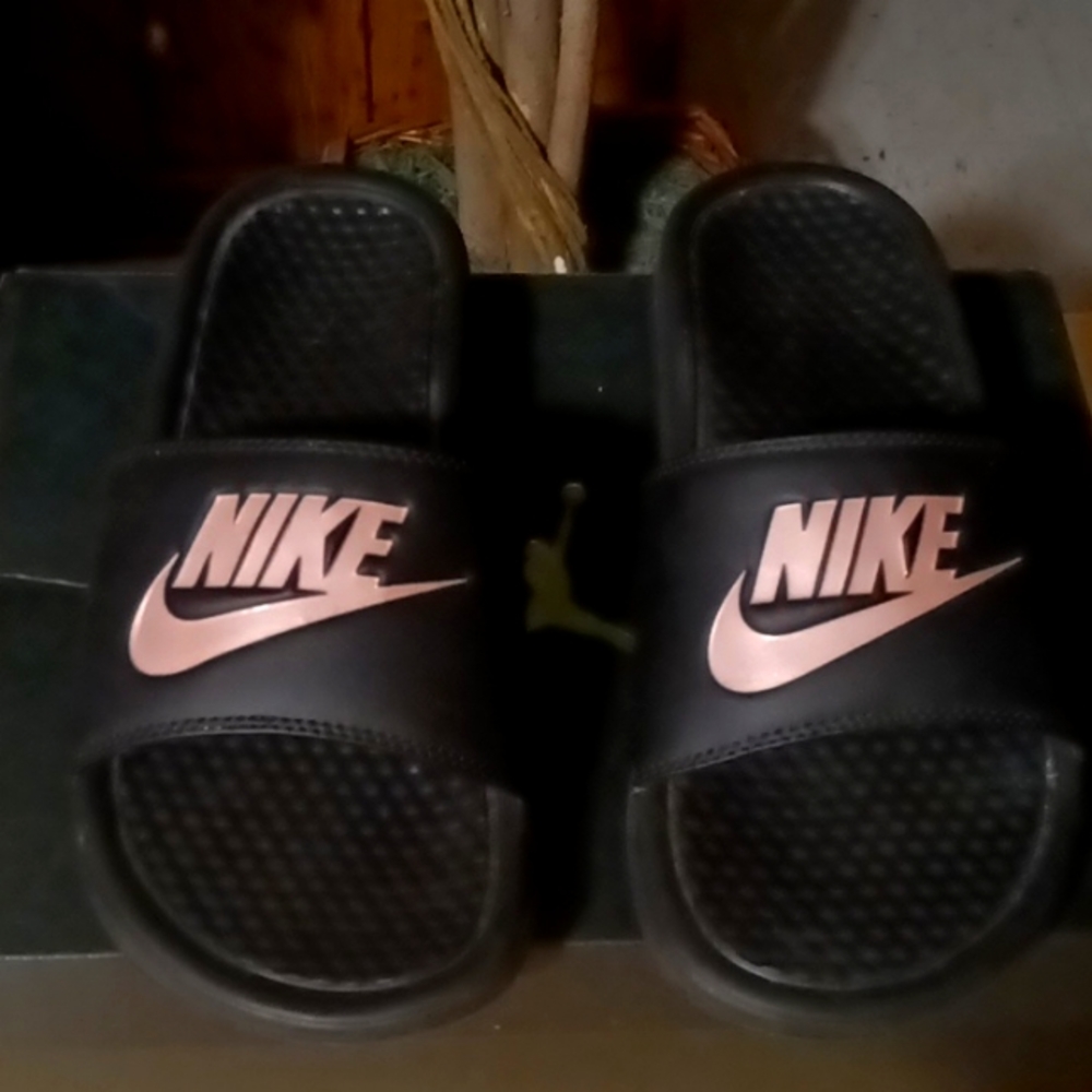 Nike slides